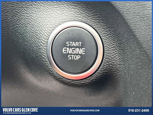 Used 2025 Volvo XC40 B5 Plus w/ Protection Package Premier image 32