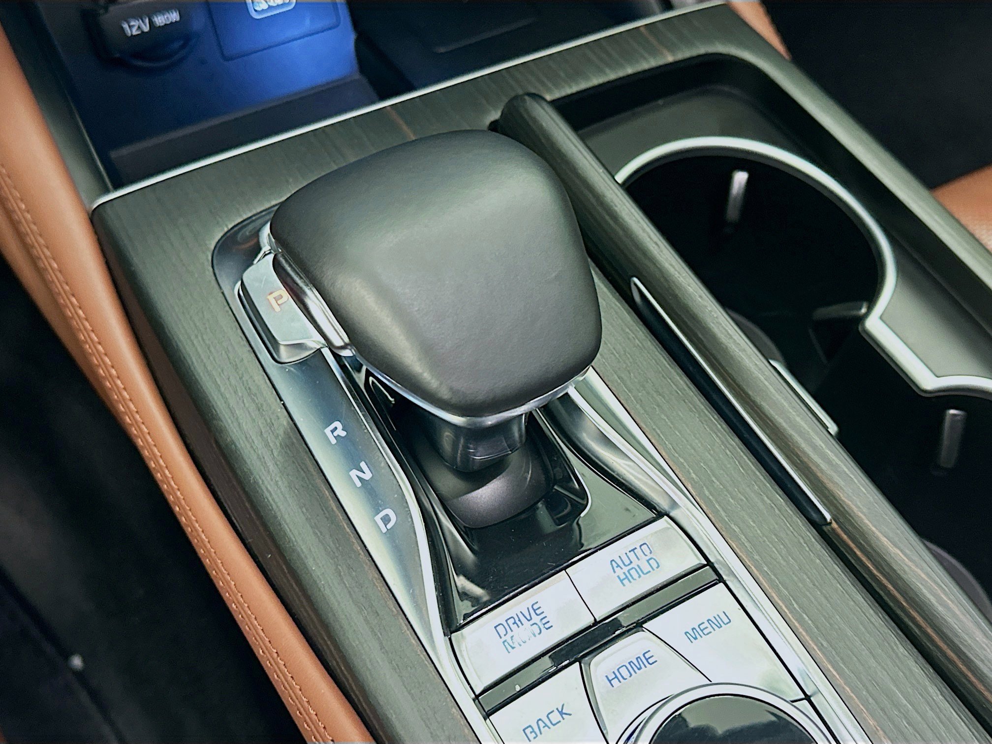 Used 2020 Kia K900 Luxury image 25