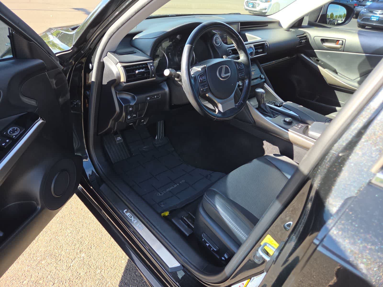 Used 2017 Lexus IS 300 AWD w/ Navigation System Package image 10