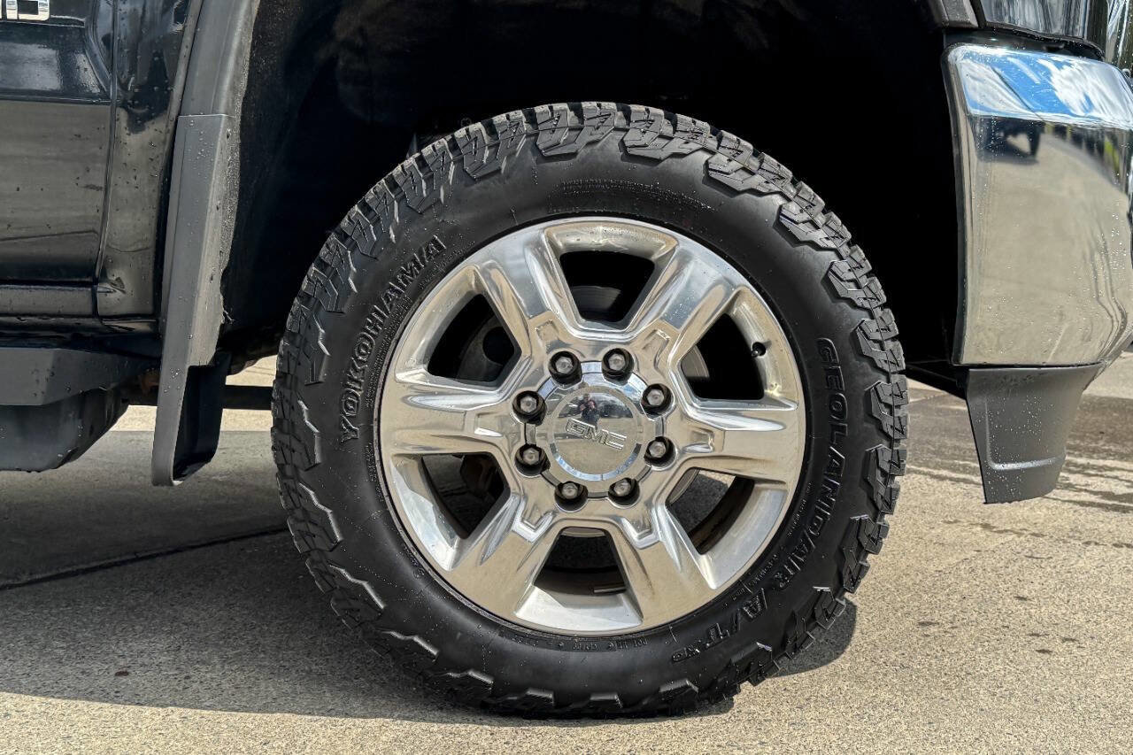 Used 2019 GMC Sierra 2500 SLT w/ Duramax Plus Package AWD/4WD image 13