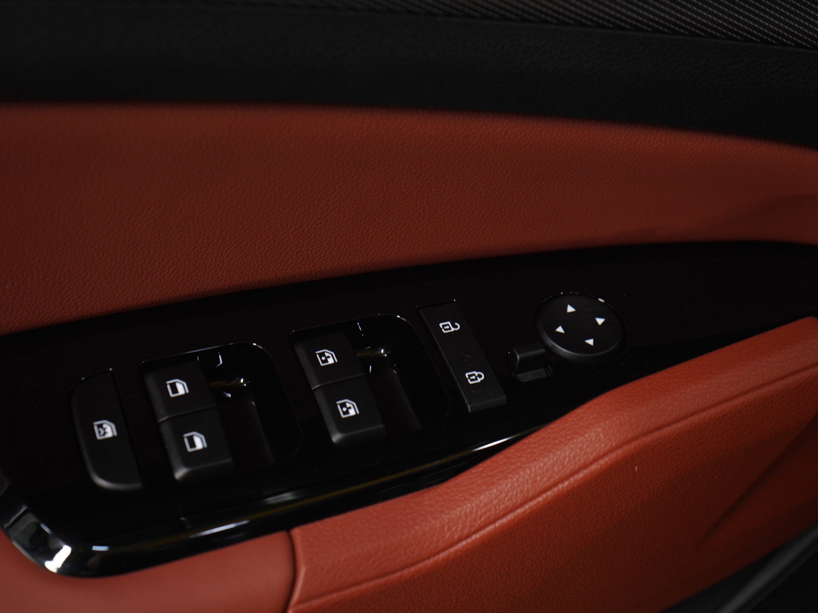 Used 2025 Kia Sportage SX image 23