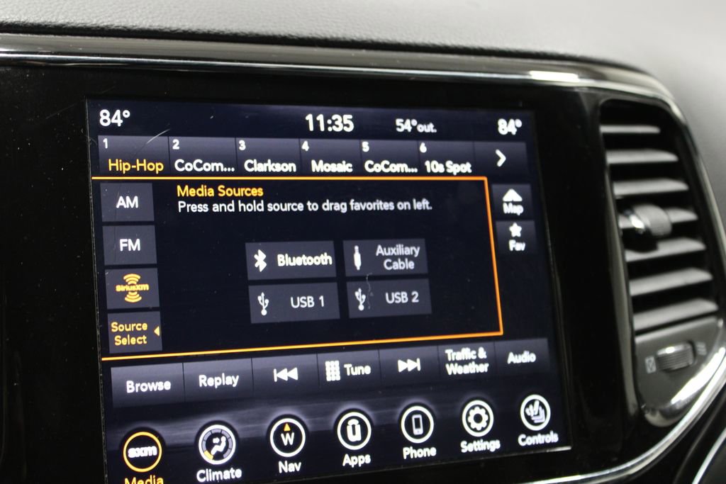 Used 2021 Jeep Grand Cherokee Limited w/ Luxury Group II image 52