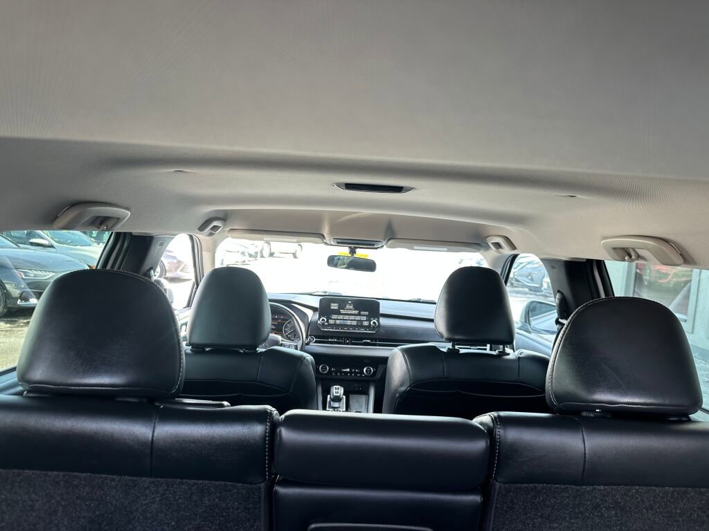 Used 2022 Mitsubishi Outlander SE image 29