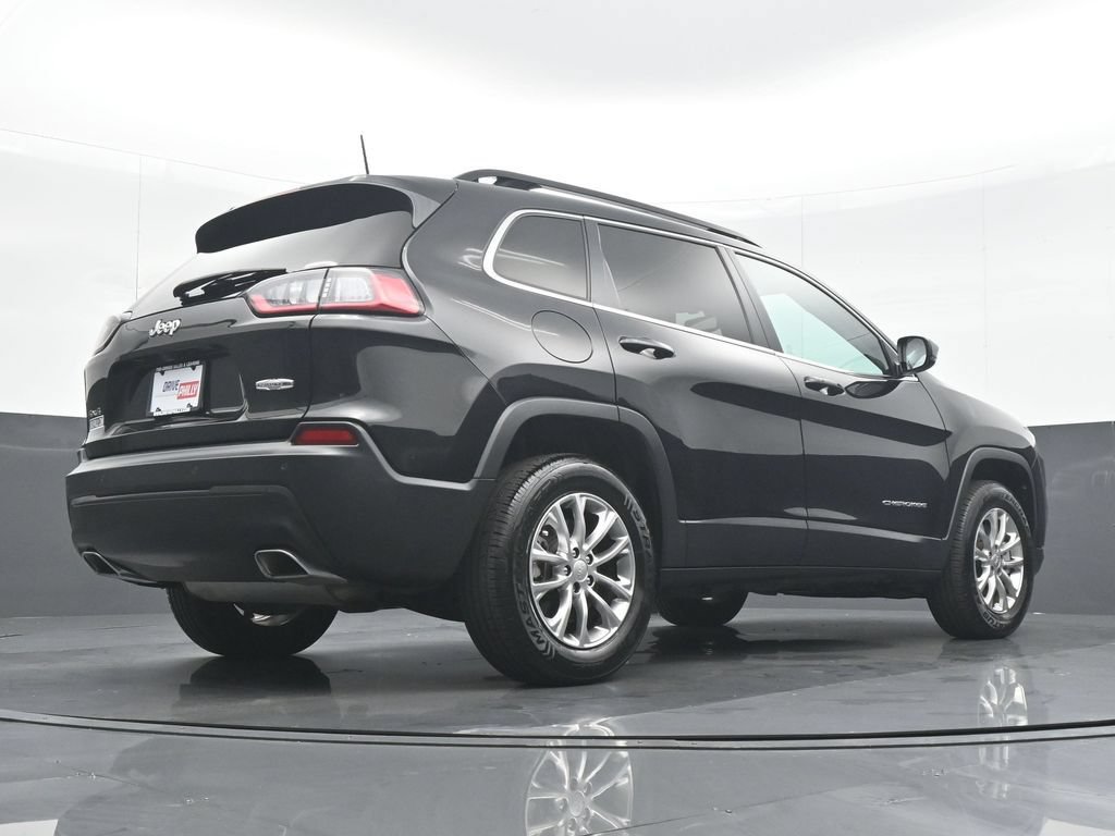 Used 2022 Jeep Cherokee Latitude Lux w/ Sun & Sound Group AWD/4WD image 30