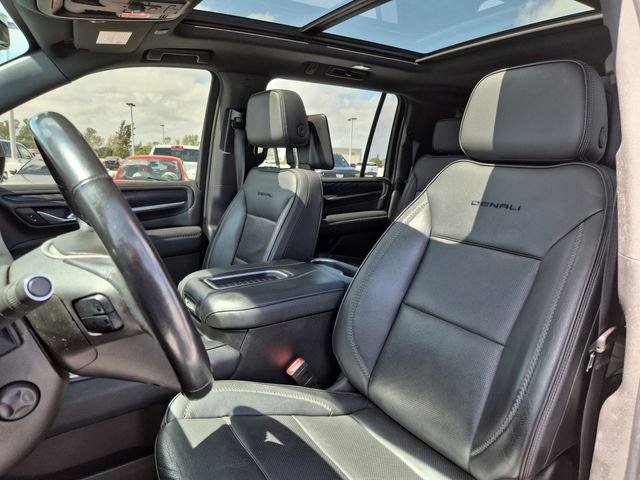 Used 2021 GMC Yukon XL Denali w/ Advanced Technology Package image 17