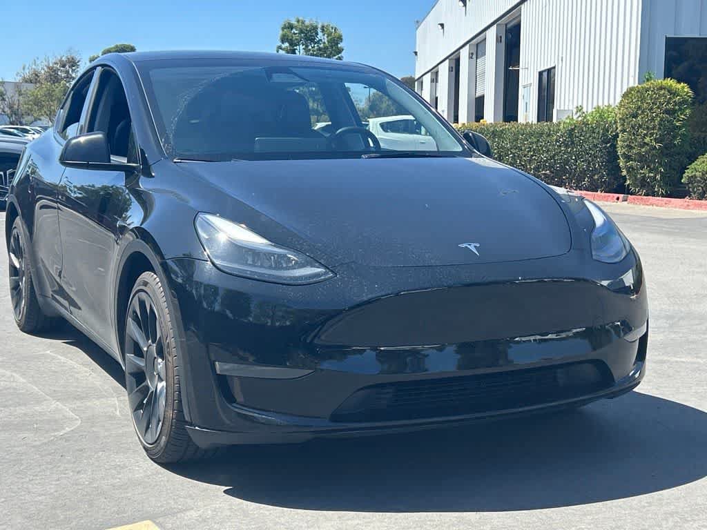 Used 2024 Tesla Model Y Long Range AWD/4WD image 4