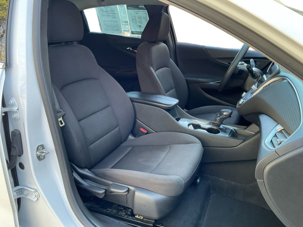 Used 2023 Chevrolet Malibu LT image 27