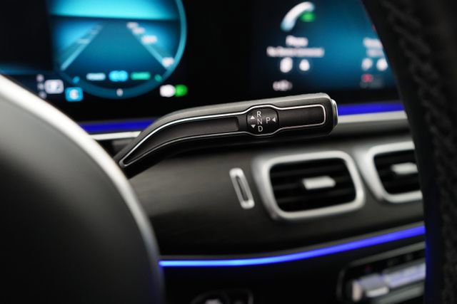 Used 2023 Mercedes-Benz GLS 450 4MATIC image 24