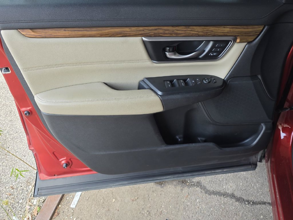 Used 2018 Honda CR-V Touring image 27