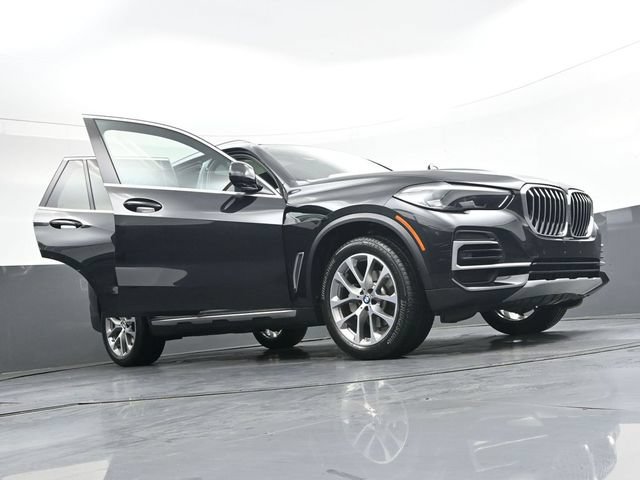 Used 2023 BMW X5 xDrive40i AWD/4WD image 47