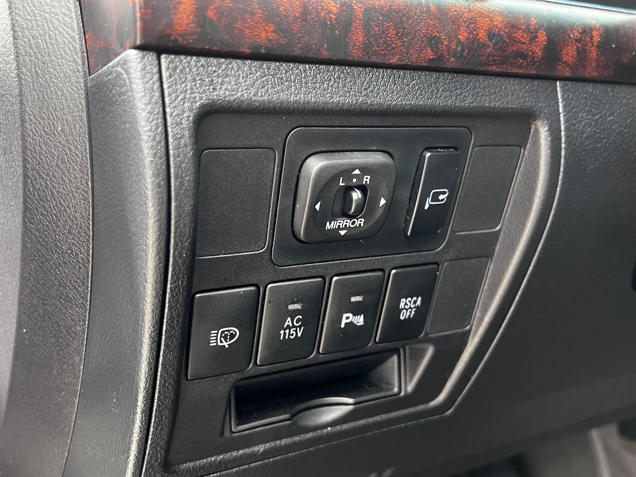 Used 2008 Toyota Land Cruiser AWD/4WD image 28