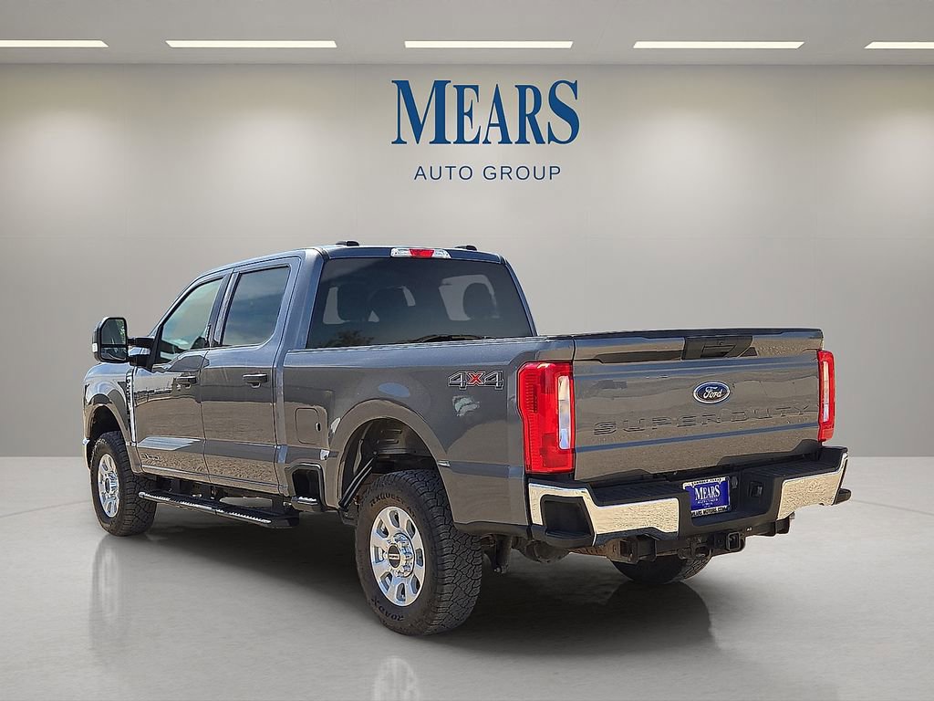 Used 2024 Ford F250 XLT AWD/4WD image 3