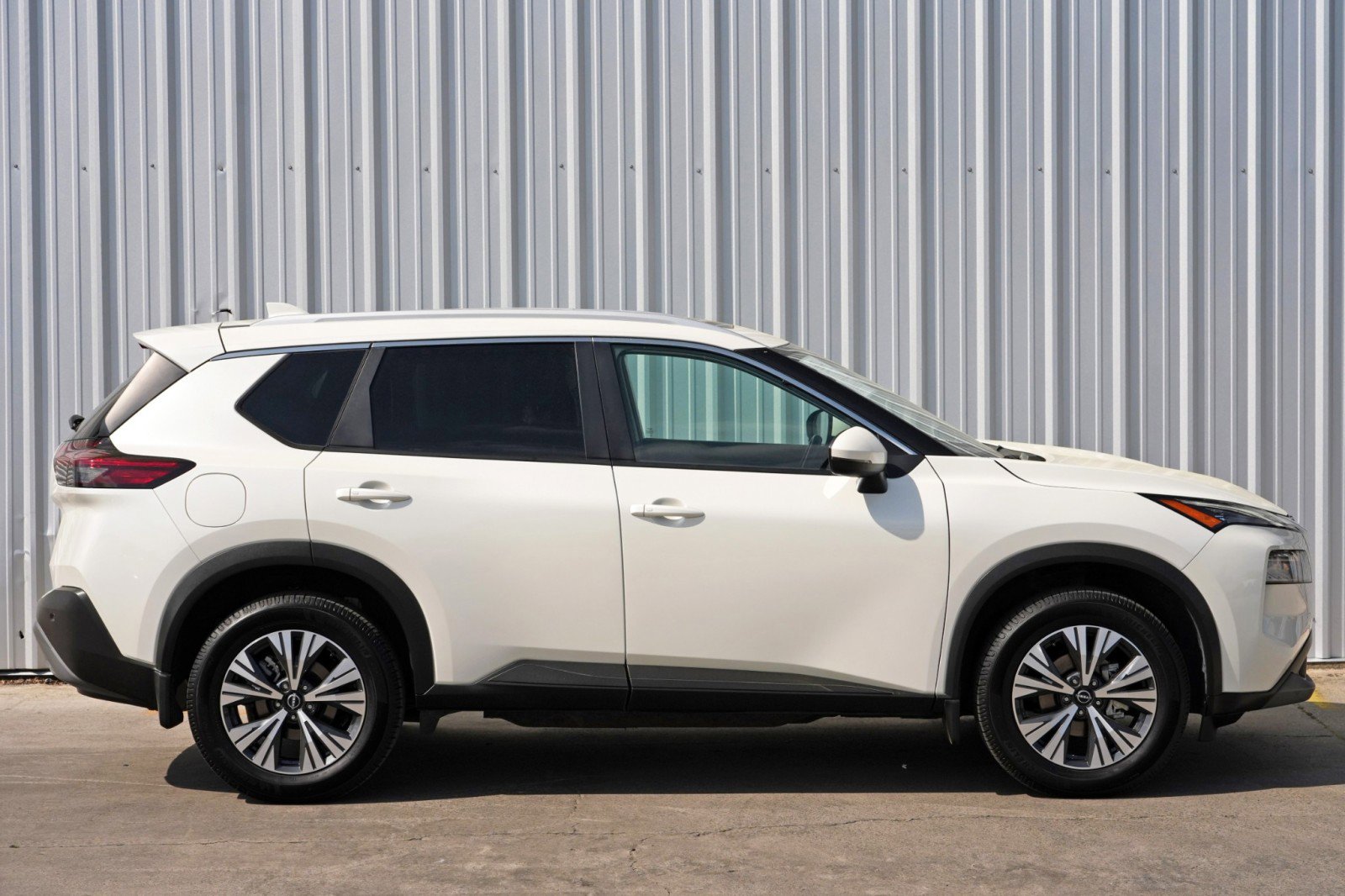 Used 2022 Nissan Rogue SV w/ SV Premium Package FWD image 43