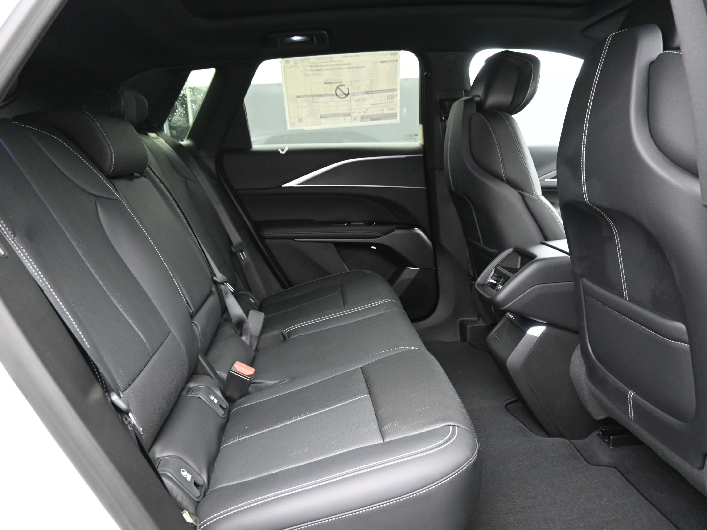 New 2025 Cadillac Lyriq Luxury image 12