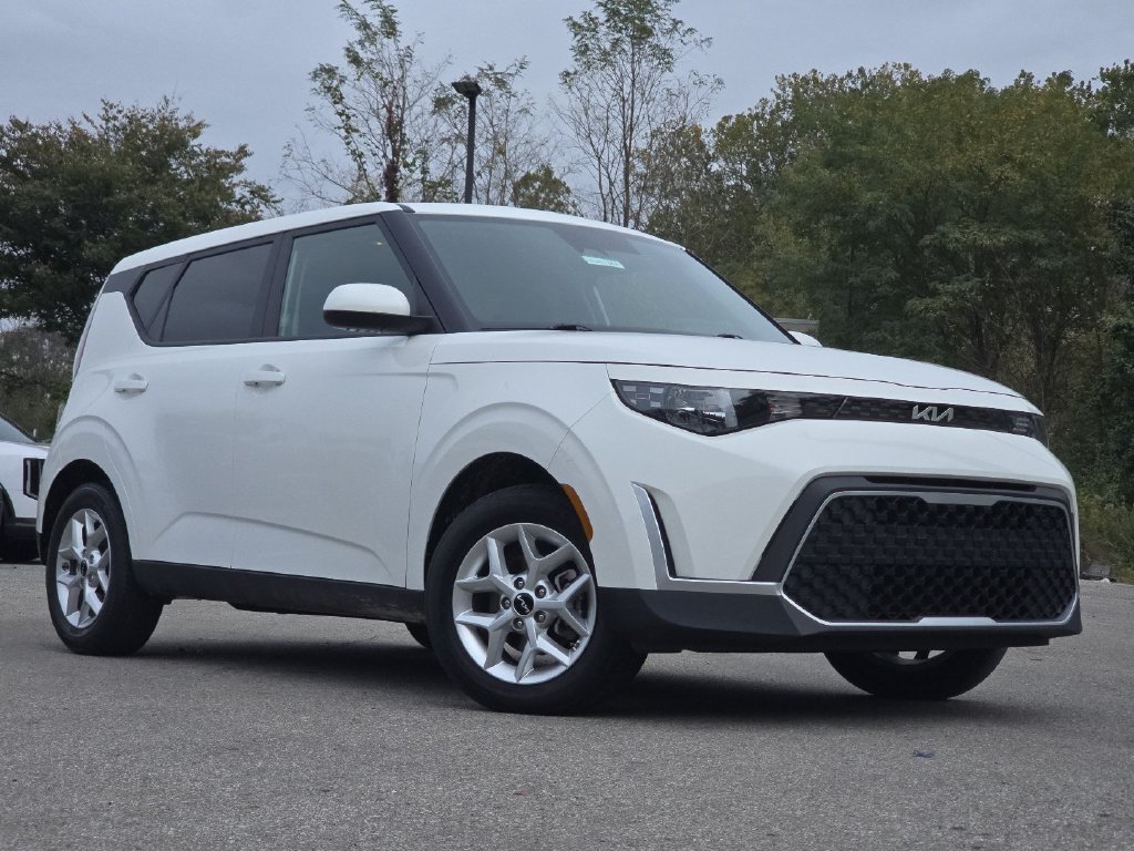 Used 2023 Kia Soul LX w/ LX Technology Package