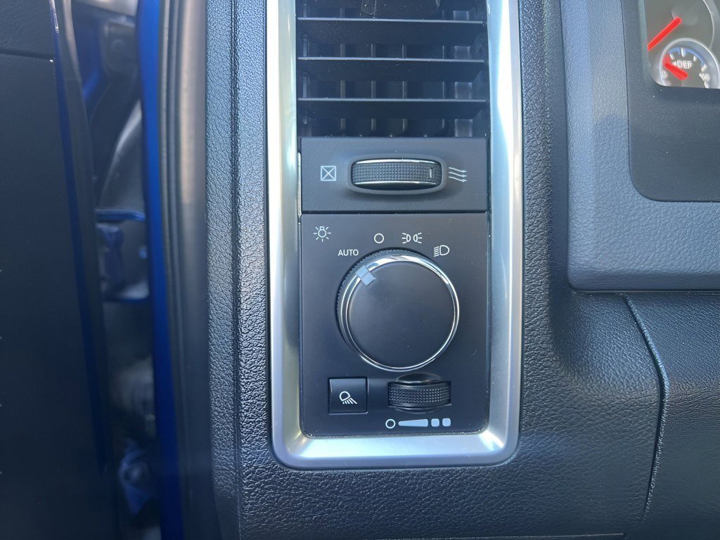 Used 2015 RAM 2500 SLT w/ Protection Group AWD/4WD image 18