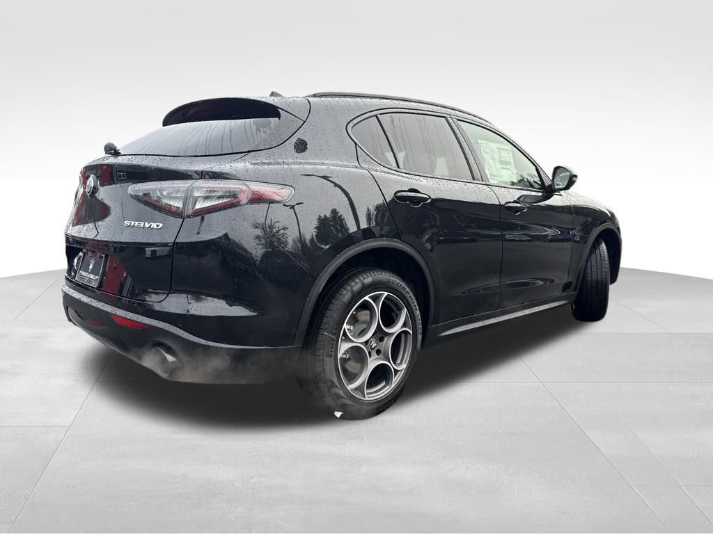New 2025 Alfa Romeo Stelvio Sprint w/ Convenience Package image 7
