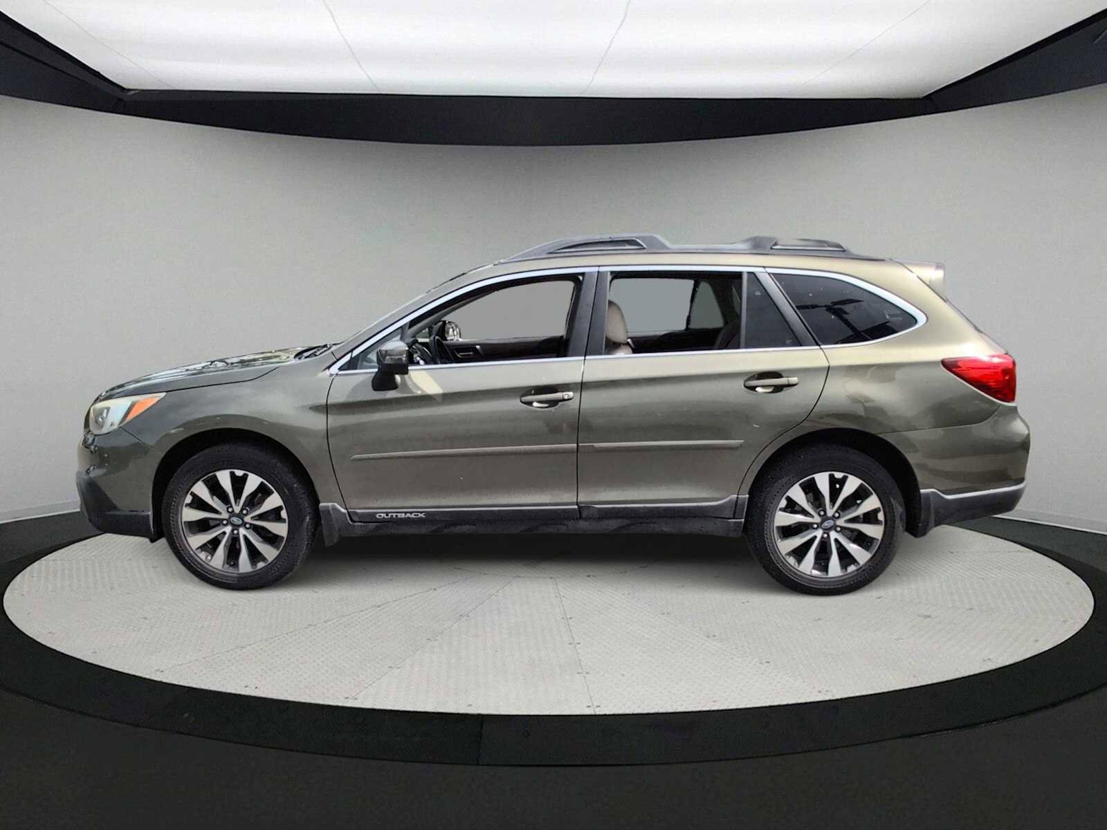 Used 2015 Subaru Outback 3.6R Limited AWD/4WD image 5
