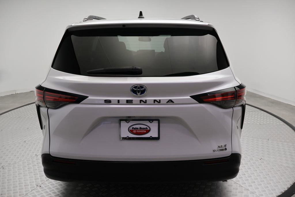 Used 2022 Toyota Sienna XLE FWD image 10