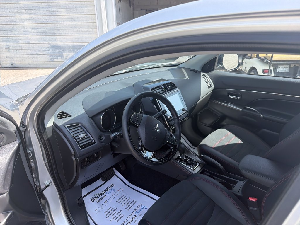 Used 2026 Mitsubishi Outlander Sport SE AWD/4WD image 16