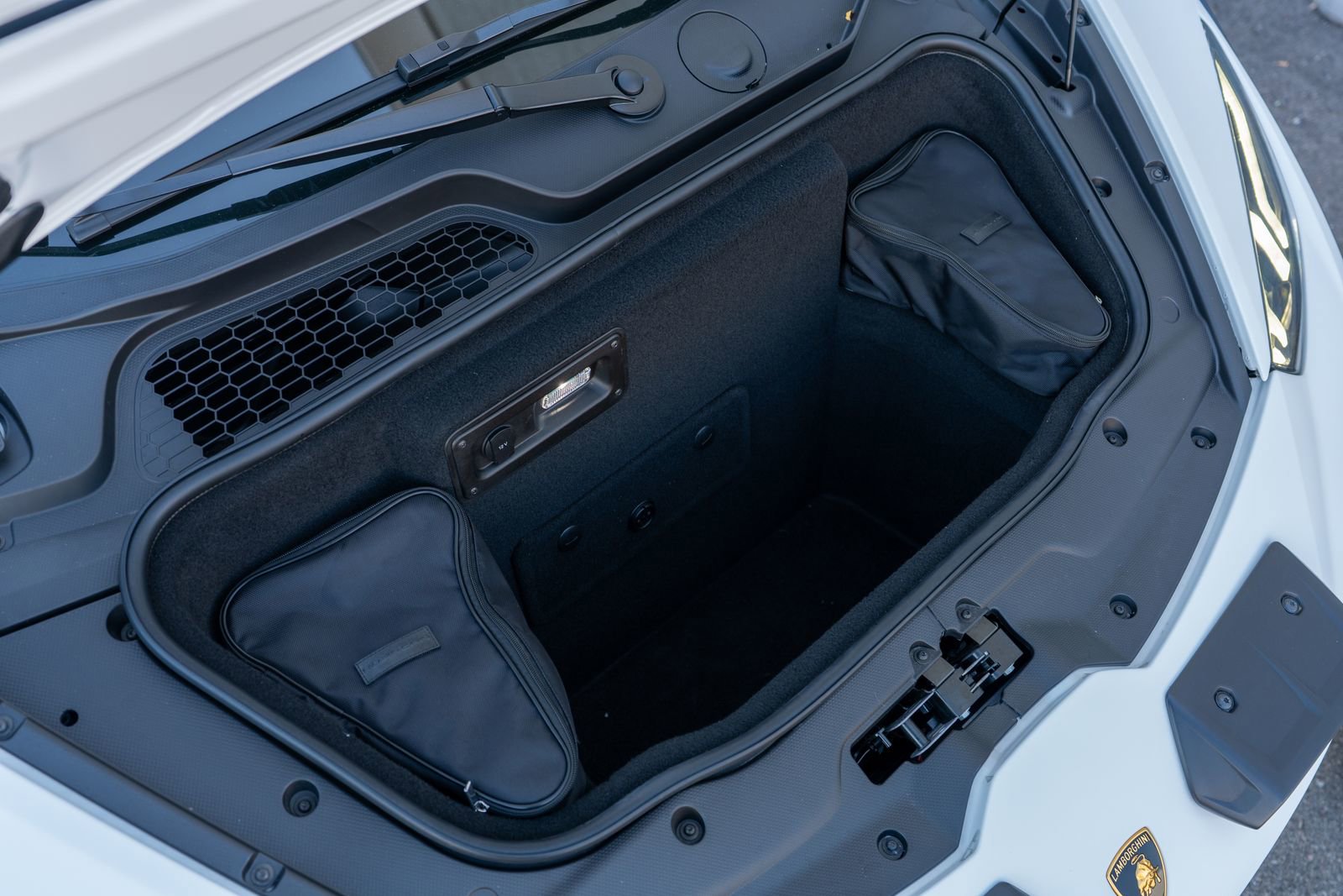 Used 2024 Lamborghini Huracan Sterrato image 38