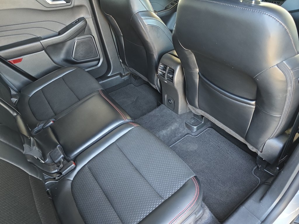 Used 2025 Ford Escape ST-Line Select AWD/4WD image 13