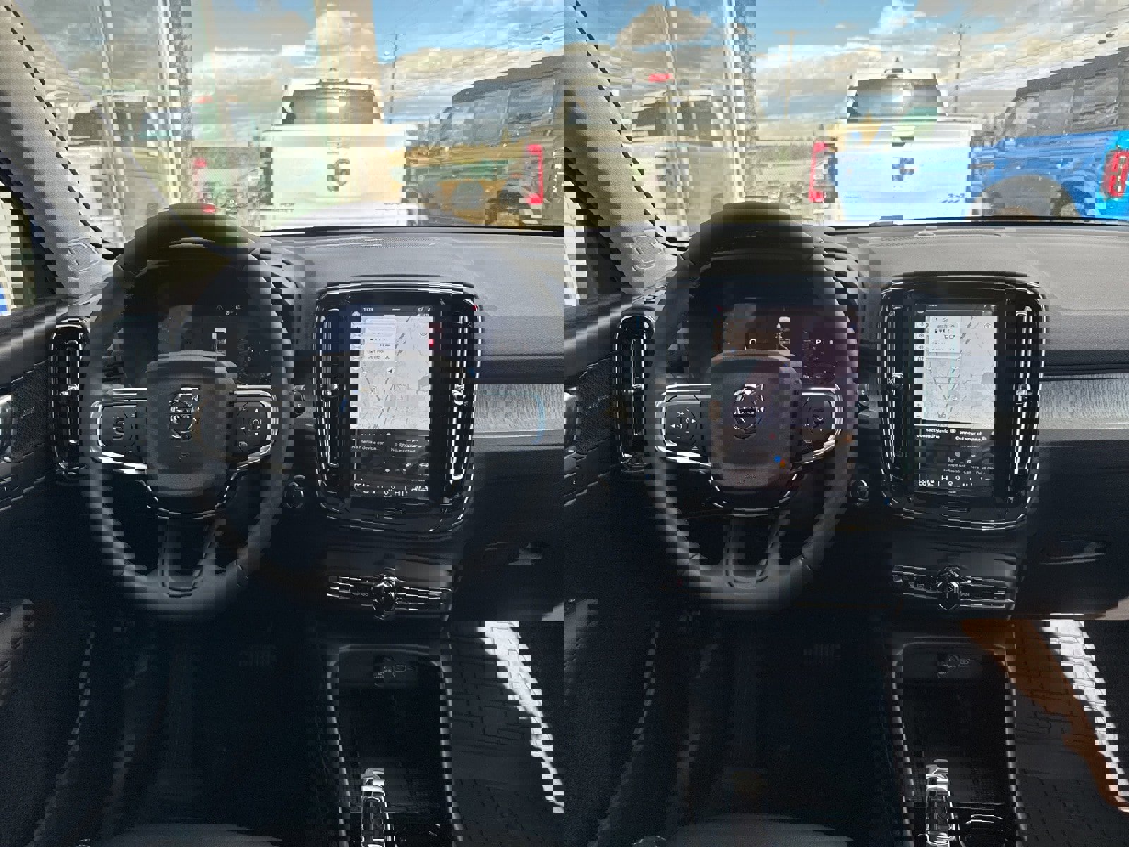 New 2026 Volvo XC40 B5 Ultra w/ Protection Package Premier image 19