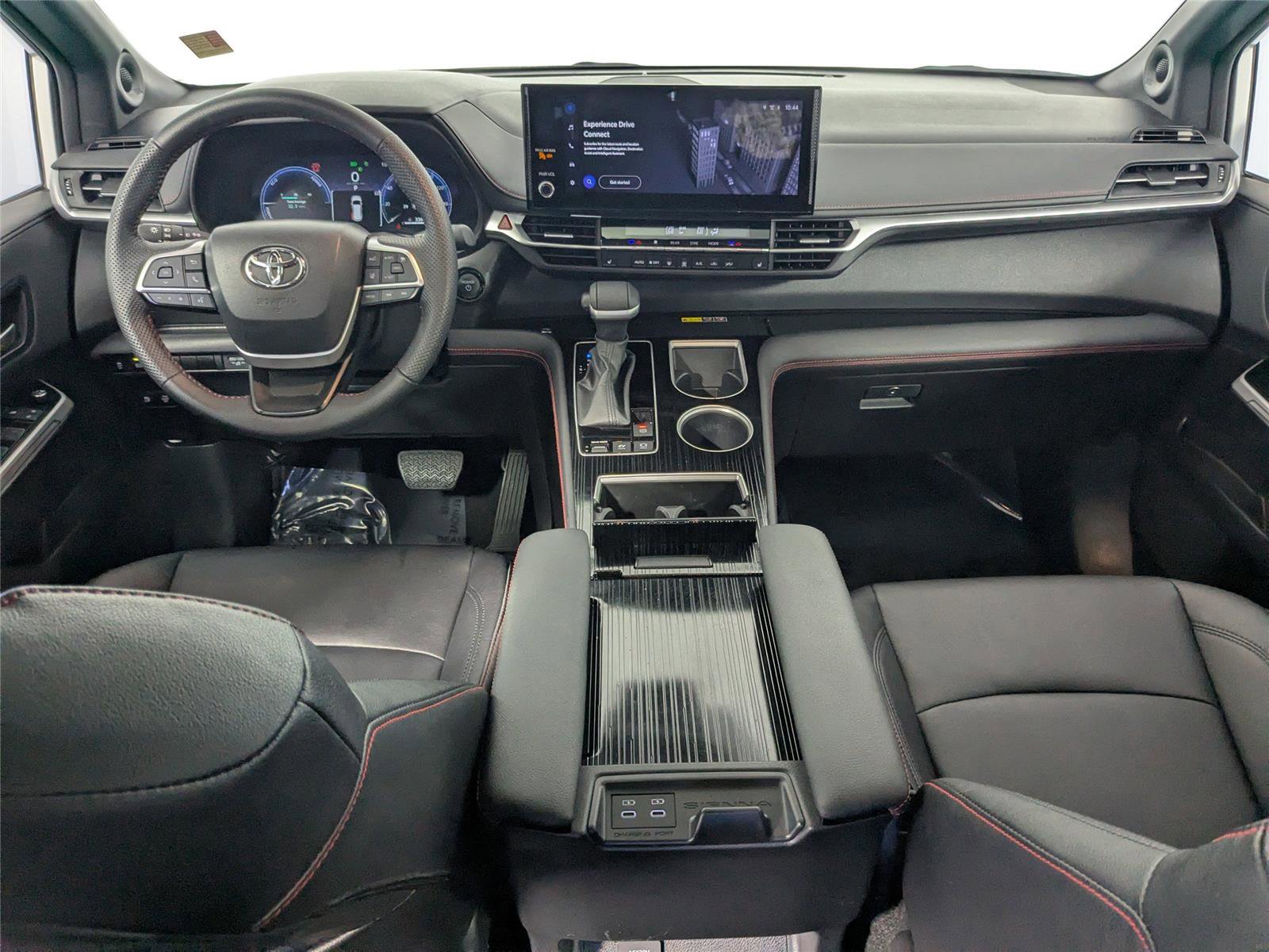 Used 2025 Toyota Sienna XSE image 33