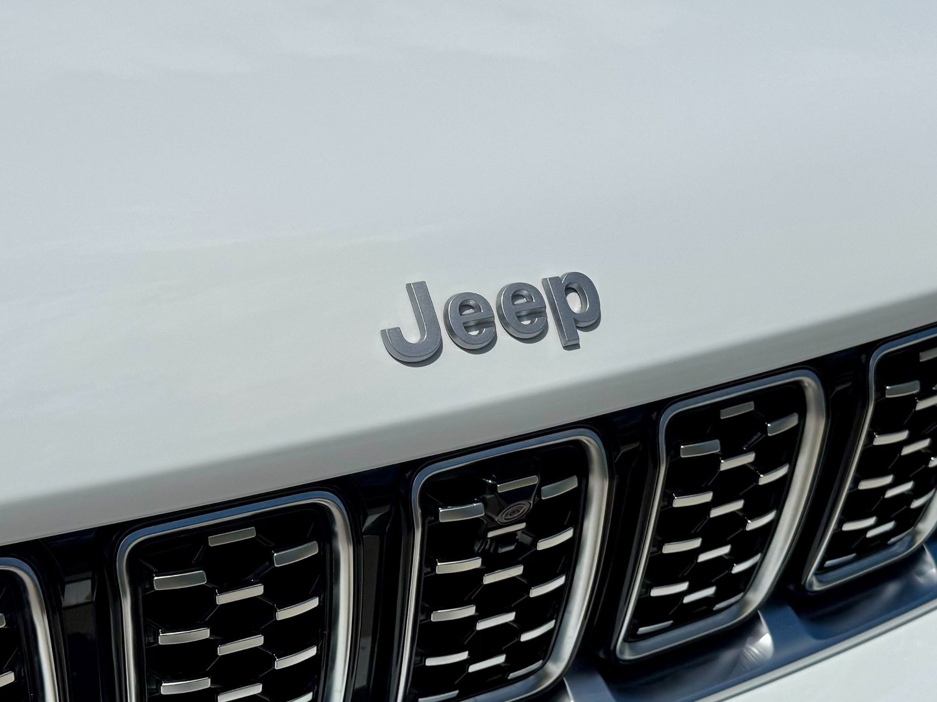 Used 2025 Jeep Grand Cherokee Summit AWD/4WD image 71