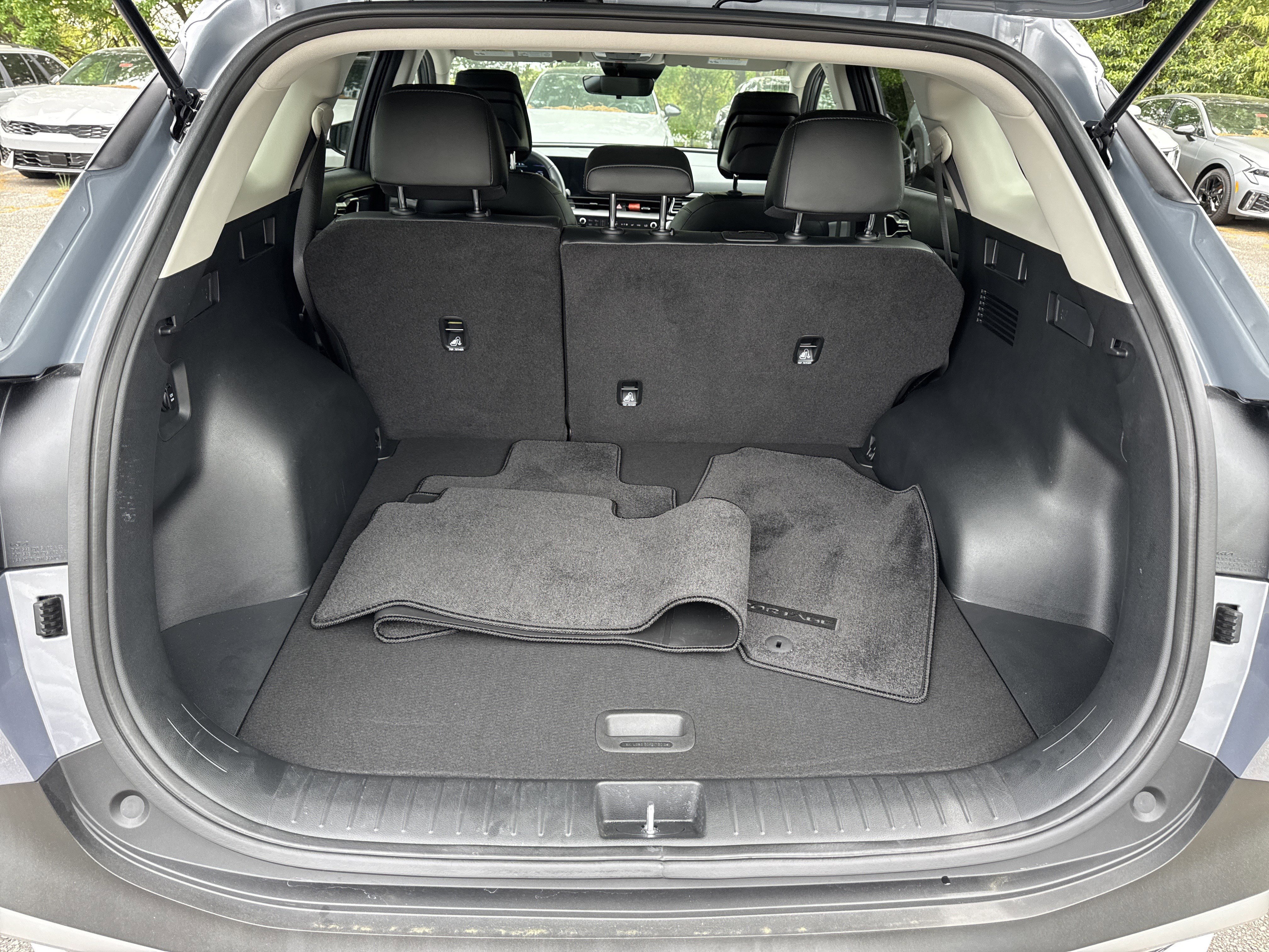 Certified 2025 Kia Sportage EX image 18