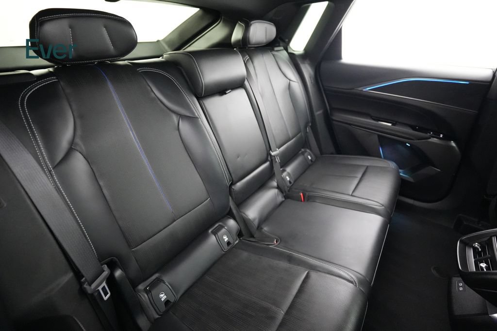 Used 2024 Cadillac Lyriq Sport AWD/4WD image 5