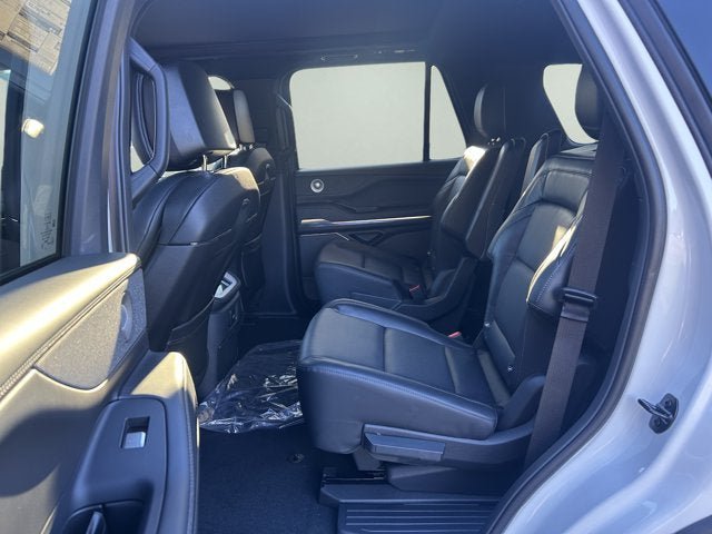 New 2027 Lincoln Navigator Reserve w/ Jet Appearance Package AWD/4WD image 10