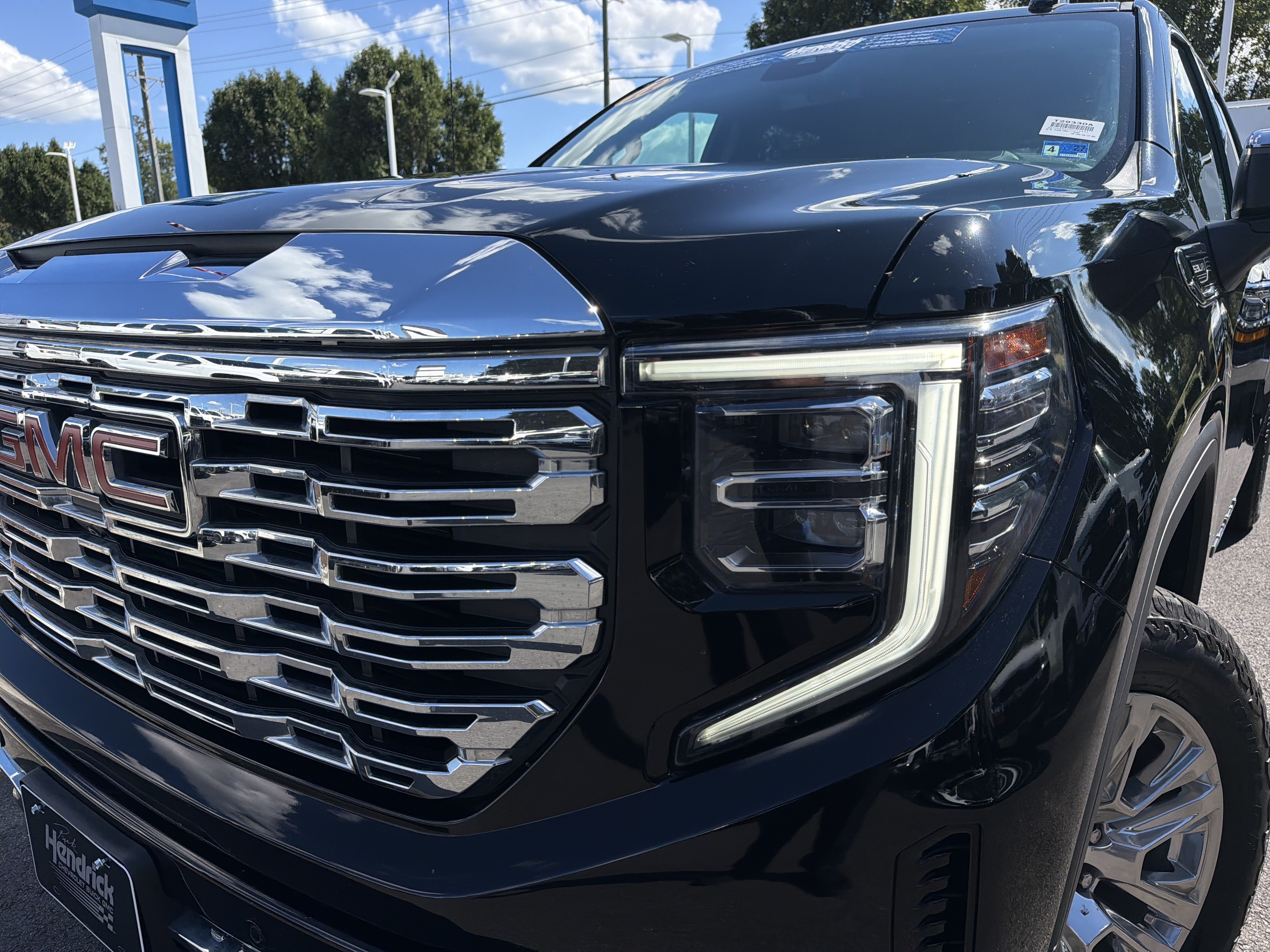 Used 2022 GMC Sierra 1500 Denali AWD/4WD image 6