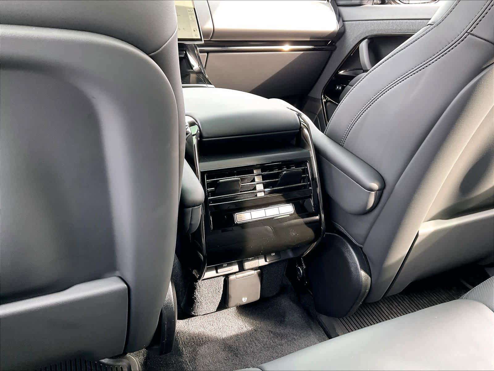 New 2025 Land Rover Range Rover Sport Dynamic SE image 16