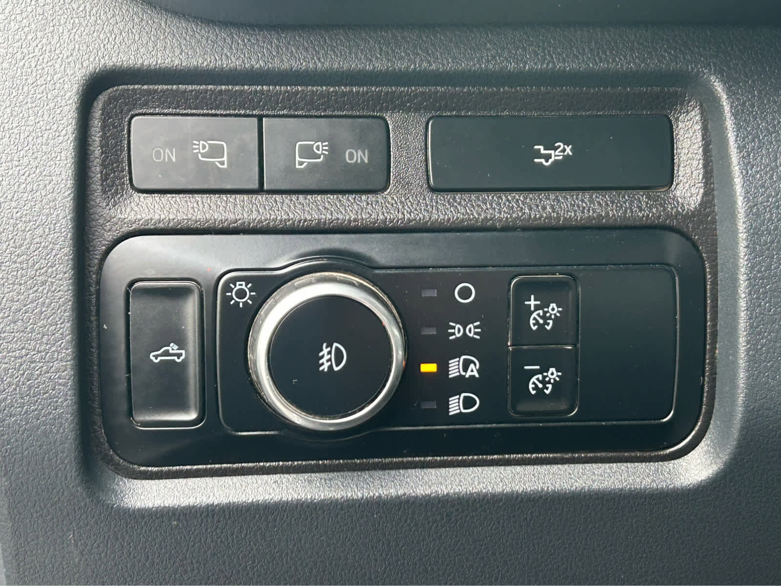 Used 2024 Ford F250 Lariat w/ Chrome Package image 25