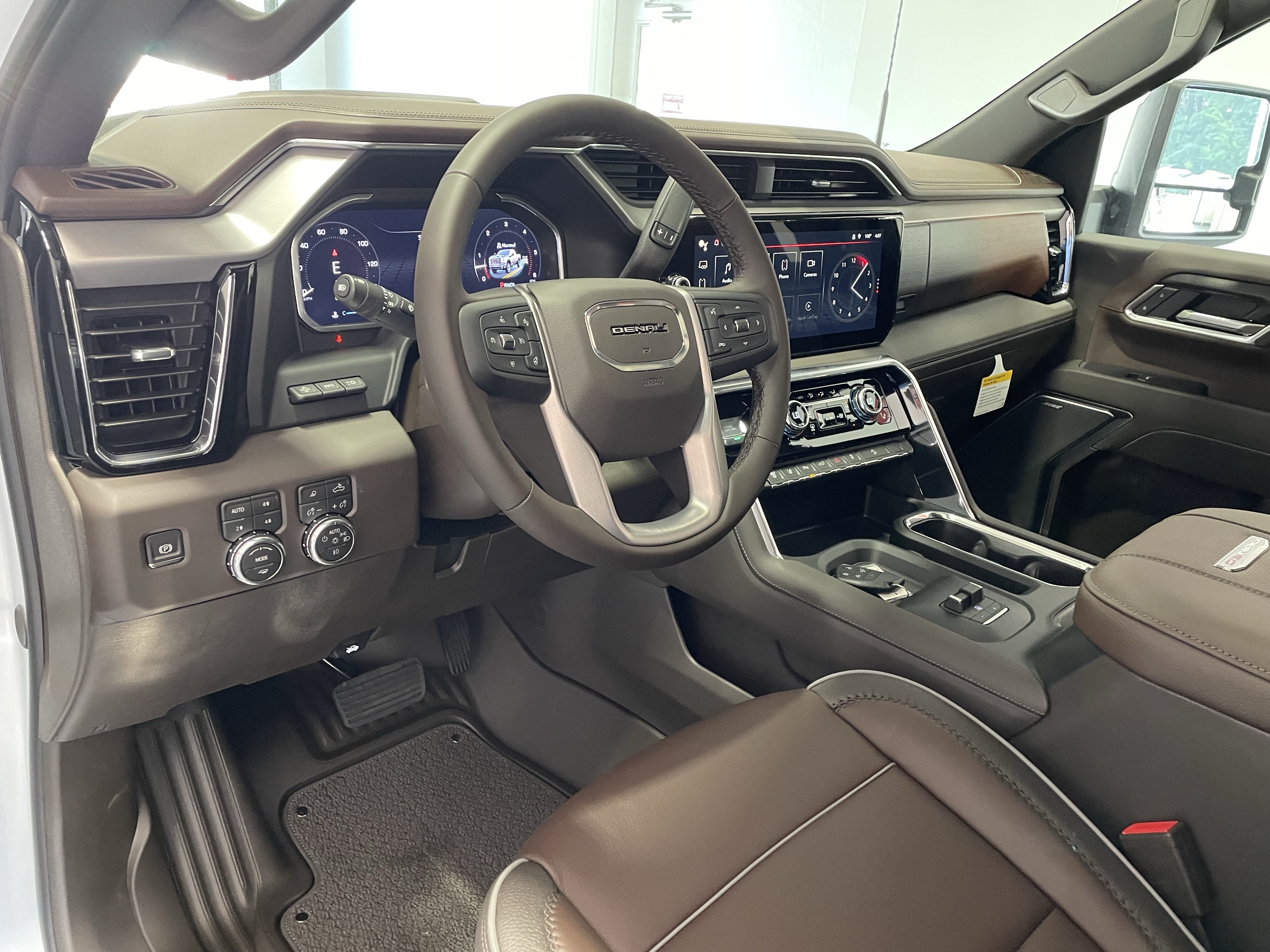 New 2026 GMC Sierra 2500 Denali w/ Denali Reserve Package AWD/4WD image 15