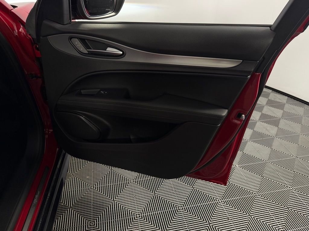 Used 2025 Alfa Romeo Stelvio Sprint w/ Veloce Package image 36