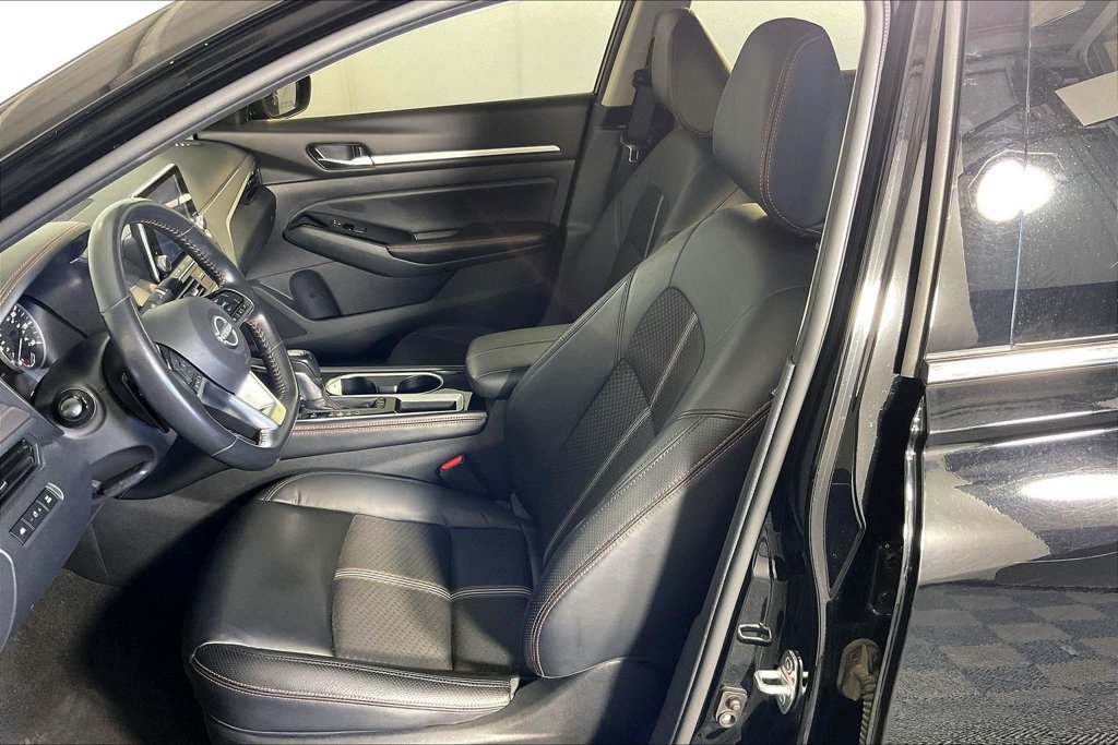 Used 2024 Nissan Altima 2.5 SR FWD image 31
