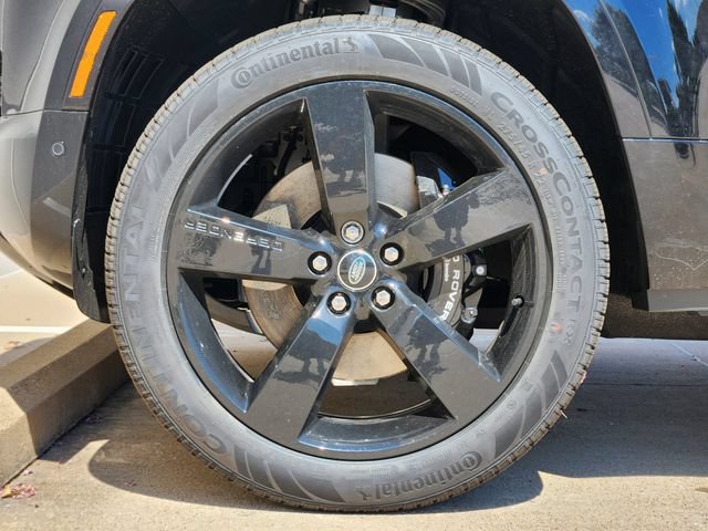 Used 2025 Land Rover Defender 130 V8 AWD/4WD image 7