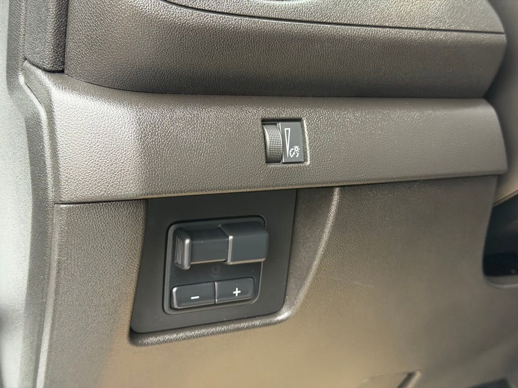 Used 2024 Chevrolet Colorado Trail Boss w/ Technology Package image 23