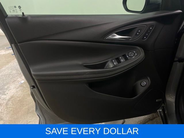 Used 2024 Buick Encore GX Avenir w/ Avenir Convenience Package FWD image 18