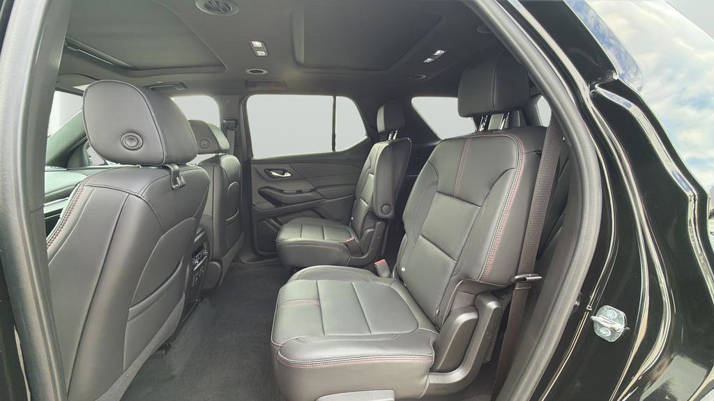Used 2023 Chevrolet Traverse RS image 25