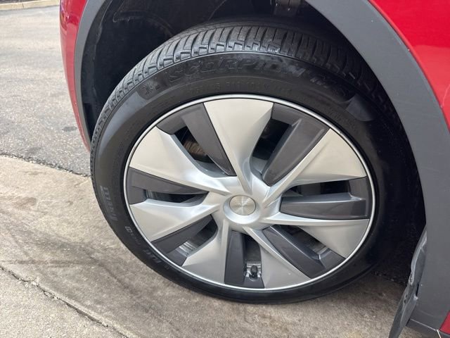 Used 2024 Tesla Model Y Long Range image 11