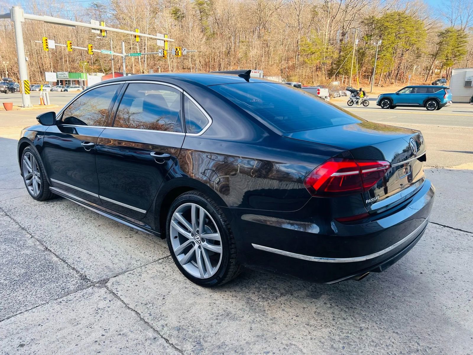 Used 2017 Volkswagen Passat 1.8T R-Line FWD image 12