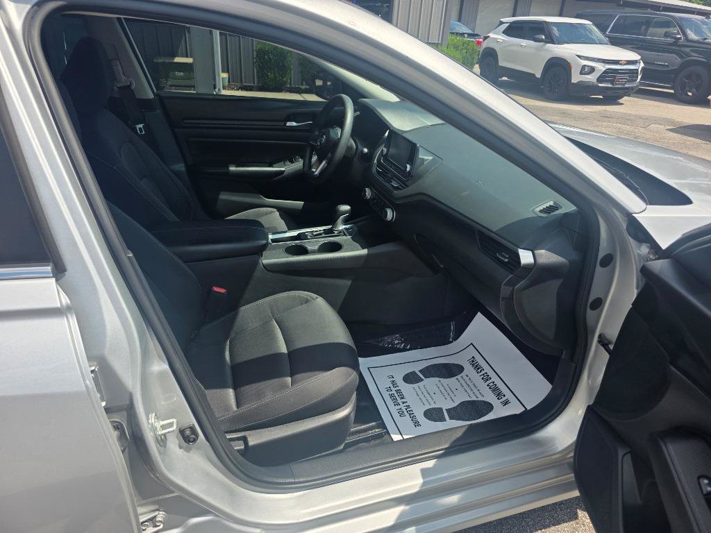 Used 2022 Nissan Altima 2.5 S FWD image 9
