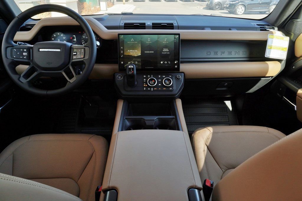New 2026 Land Rover Defender 130 X-Dynamic SE image 10