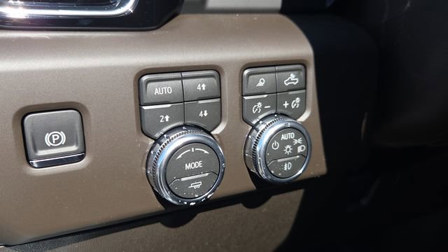 New 2026 GMC Sierra 3500 Denali w/ Denali Reserve Package image 33