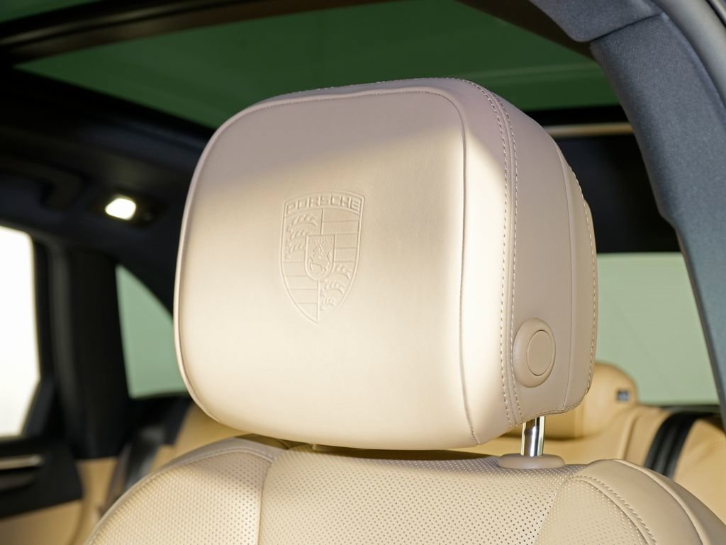 Certified 2024 Porsche Macan image 21