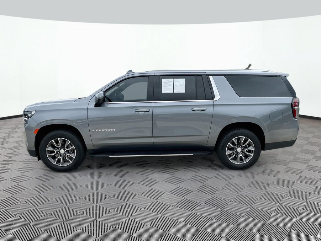 Used 2021 Chevrolet Suburban LT w/ Luxury Package RWD image 9