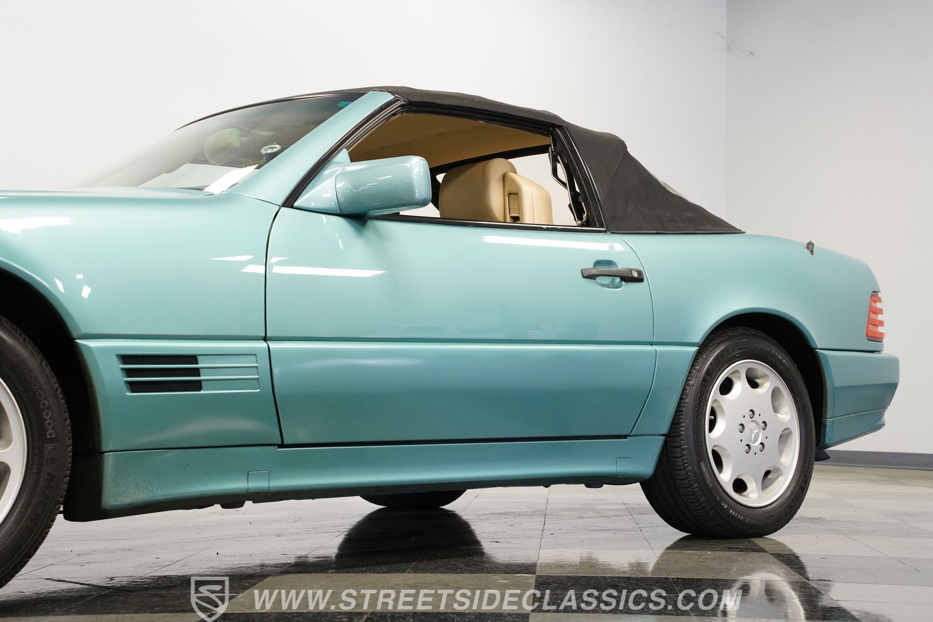 Used 1995 Mercedes-Benz SL 320 image 23